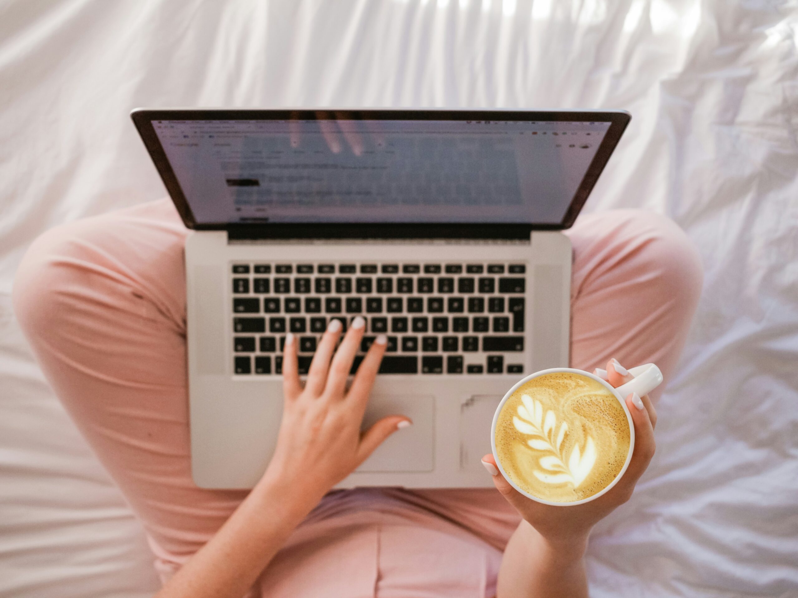 sincerely-media-ylveRpZ8L1s-unsplash Julia Allmann_Buch-Coaching love to write